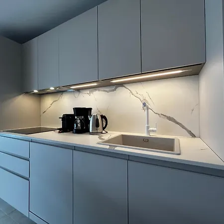 Family Apartment, Near The Whit Private Park Appartement