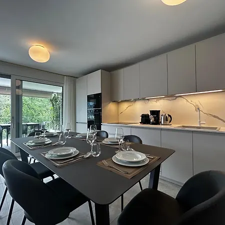 Family Apartment, Near The Whit Private Park Appartement Locarno