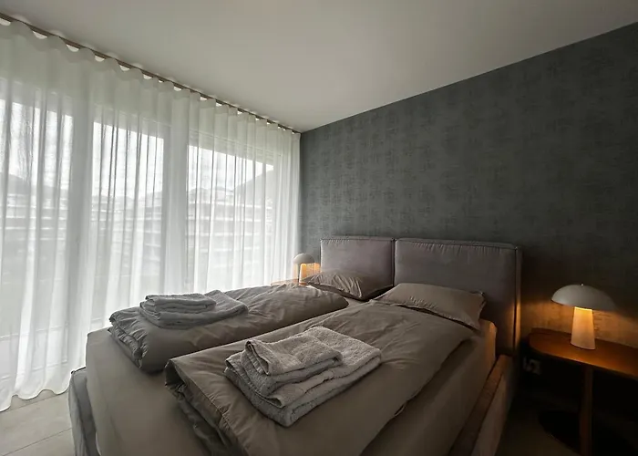 Family Apartment, Near The Whit Private Park Локарно