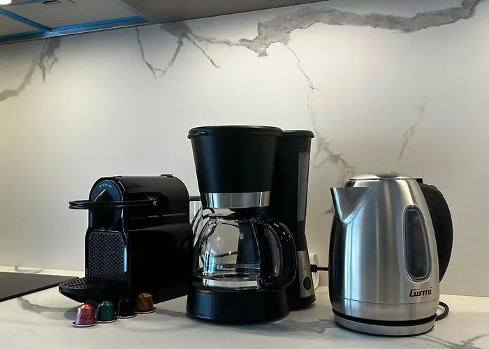 Family Apartment, Near The Whit Private Park Локарно