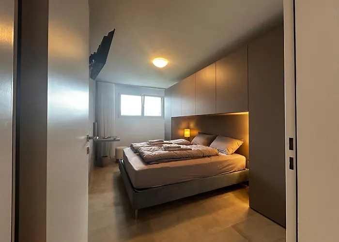 Апартаменты Family Apartment, Near The Whit Private Park Локарно