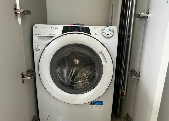 Family Apartment, Near The Whit Private Park * Локарно