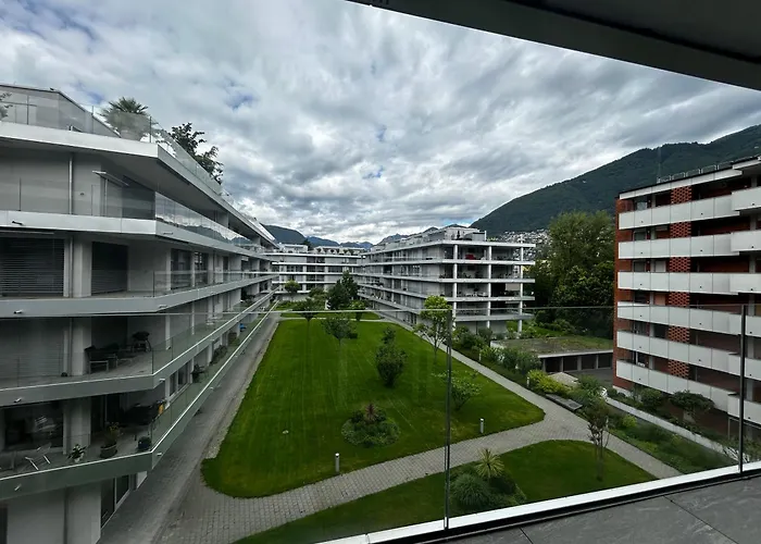 Family Apartment, Near The Whit Private Park Апартаменты *