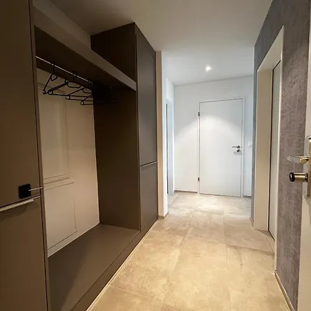 Family Apartment, Near The Whit Private Park *