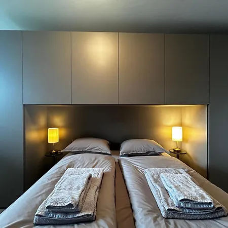 Family Apartment, Near The Whit Private Park Διαμέρισμα