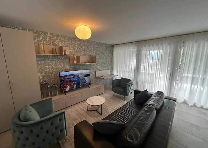 Family Apartment, Near The Whit Private Park * Locarno