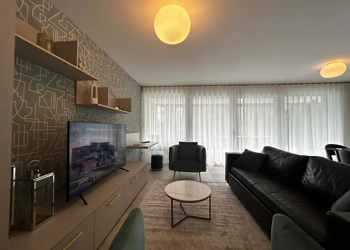 Family Apartment, Near The Whit Private Park Apartment