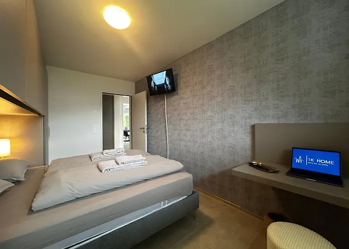 Family Apartment, Near The Whit Private Park Apartment